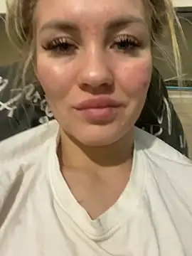 Snapshot of DreamGirl-777 chatting on 12-19-24, 02:45 DreamGirl-777 online show from 12-19-24, 02:45