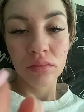 Snapshot of DreamGirl-777 chatting on 12-19-24, 08:23 DreamGirl-777 online show from 12-19-24, 08:23