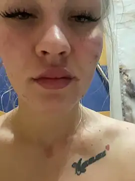 Snapshot of DreamGirl-777 chatting on 12-20-24, 06:45 DreamGirl-777 online show from 12-20-24, 06:45