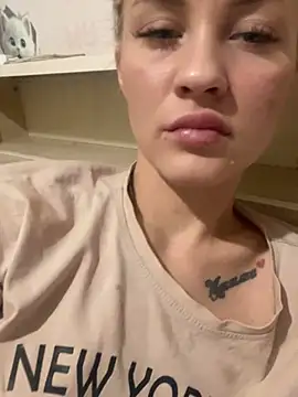 Snapshot of DreamGirl-777 chatting on 01-02-25, 02:46 DreamGirl-777 online show from 01-02-25, 02:46