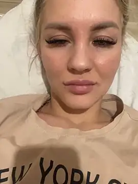 Snapshot of DreamGirl-777 chatting on 01-07-25, 12:31 DreamGirl-777 online show from 01-07-25, 12:31