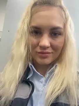 Snapshot of DreamGirl-777 chatting on 01-20-25, 07:15 DreamGirl-777 online show from 01-20-25, 07:15