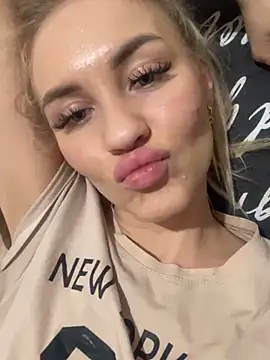 Snapshot of DreamGirl-777 chatting on 01-23-25, 01:13 DreamGirl-777 online show from 01-23-25, 01:13