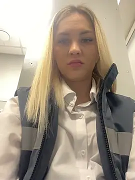 Snapshot of DreamGirl-777 chatting on 01-24-25, 04:16 DreamGirl-777 online show from 01-24-25, 04:16