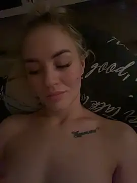 Snapshot of DreamGirl-777 chatting on 01-25-25, 12:05 DreamGirl-777 online show from 01-25-25, 12:05