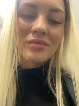 Snapshot of DreamGirl-777 chatting on 01-27-25, 04:09 DreamGirl-777 online show from 01-27-25, 04:09