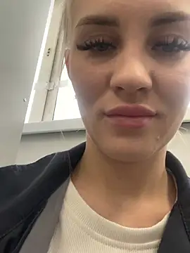 Snapshot of DreamGirl-777 chatting on 02-03-25, 07:40 DreamGirl-777 online show from 02-03-25, 07:40