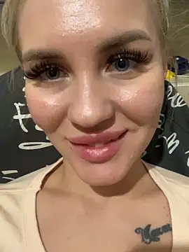 Snapshot of DreamGirl-777 chatting on 02-03-25, 03:06 DreamGirl-777 online show from 02-03-25, 03:06