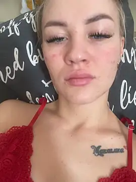 Snapshot of DreamGirl-777 chatting on 02-06-25, 07:35 DreamGirl-777 online show from 02-06-25, 07:35