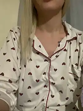 Snapshot of DreamGirl-777 chatting on 02-07-25, 09:15 DreamGirl-777 online show from 02-07-25, 09:15