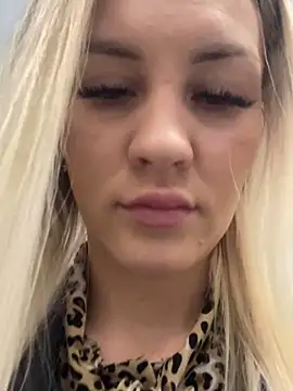 Snapshot of DreamGirl-777 chatting on 02-10-25, 04:08 DreamGirl-777 online show from 02-10-25, 04:08