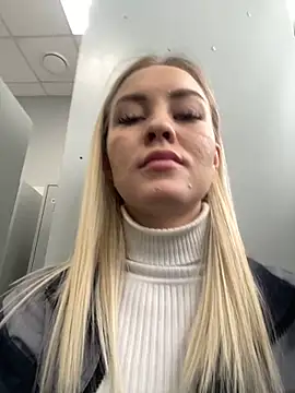 Snapshot of DreamGirl-777 chatting on 02-20-25, 07:55 DreamGirl-777 online show from 02-20-25, 07:55