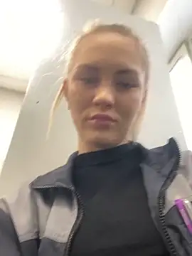 Snapshot of DreamGirl-777 chatting on 02-26-25, 03:53 DreamGirl-777 online show from 02-26-25, 03:53