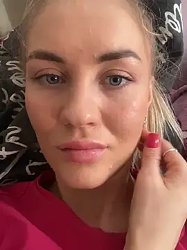 Snapshot of DreamGirl-777 chatting on 03-06-25, 06:30 DreamGirl-777 online show from 03-06-25, 06:30