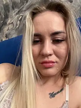 Snapshot of DreamGirl-777 chatting on 03-18-25, 12:47 DreamGirl-777 online show from 03-18-25, 12:47