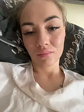 Snapshot of DreamGirl-777 chatting on 03-20-25, 09:26 DreamGirl-777 online show from 03-20-25, 09:26