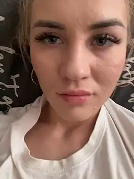 Snapshot of DreamGirl-777 chatting on 03-21-25, 11:33 DreamGirl-777 online show from 03-21-25, 11:33