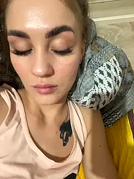 Snapshot of DreamGirl-777 chatting on 10-22-25, 02:17 DreamGirl-777 online show from 10-22-25, 02:17