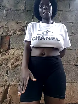 Snapshot of Swirly_blac chatting on 11-04-25, 08:35 Swirly blac online show from 11-04-25, 08:35