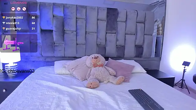 Chloe evans   online show from 02-19-25, 10:20