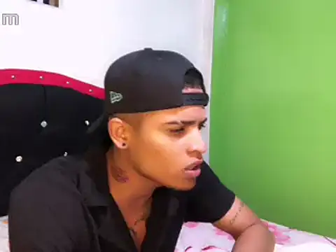 Snapshot of Calientex chatting on 12-13-24, 11:17 Calientex online show from 12-13-24, 11:17