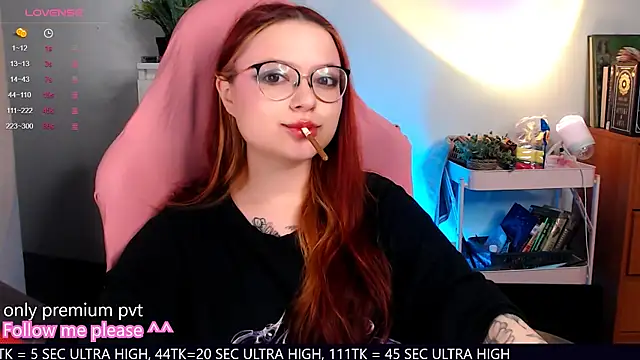 Snapshot of me__hanna chatting on 10-01-25, 10:05 me hanna online show from 10-01-25, 10:05