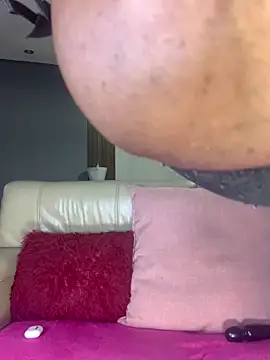 VeryGoodBadGirl1 online show from 06-21-26, 05:59