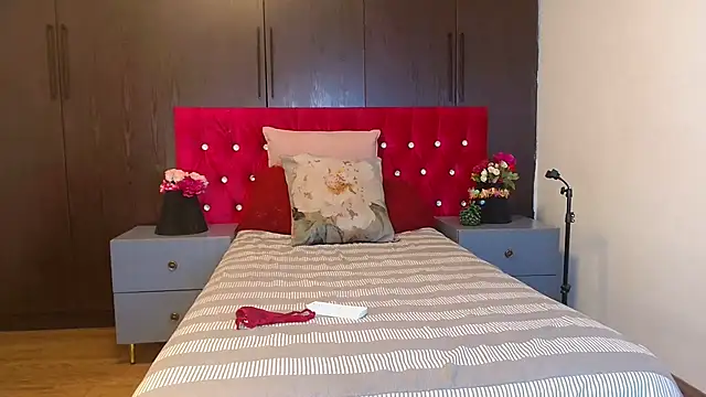 VeryGoodBadGirl1 online show from 08-03-26, 09:18