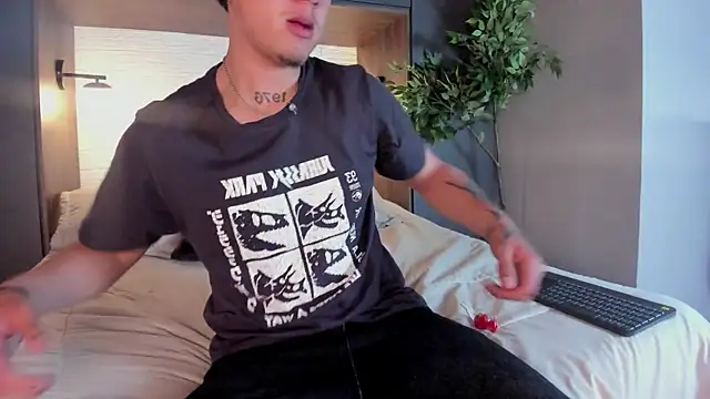 MrUniverse  online show from 02-28-25, 03:48