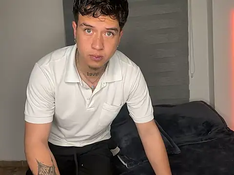 MrUniverse  online show from 03-05-25, 05:40