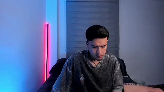 MrUniverse  online show from 03-18-25, 11:42