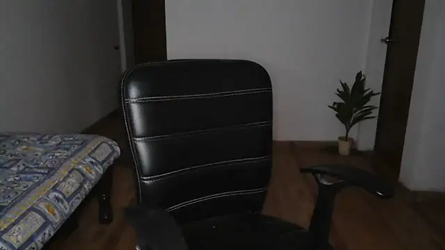 Suzie darling online show from 12-03-25, 02:08