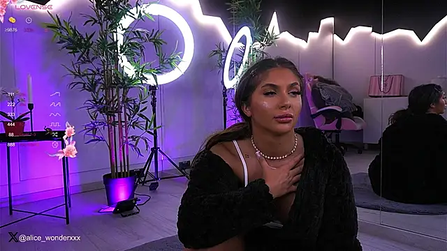 VanessaSimon online show from 01-09-25, 06:06