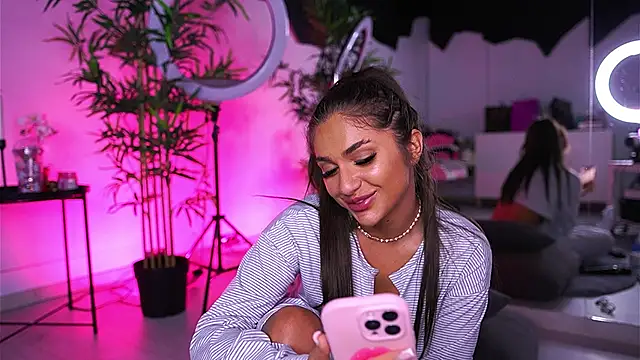 VanessaSimon online show from 01-28-25, 12:22