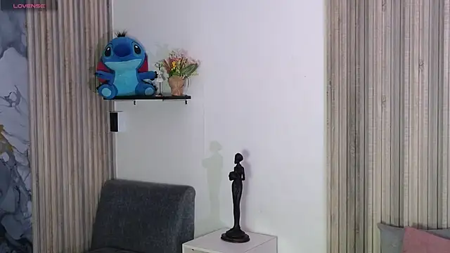 LissaWiild online show from 11-08-25, 01:33