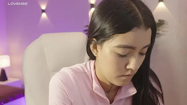 miagomezweb1 online show from 11-07-25, 12:38