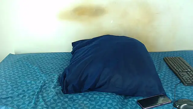 Snapshot of FAT_ASS27 chatting on 06-27-26, 01:21 FAT ASS27 online show from 06-27-26, 01:21