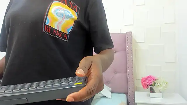 MonicaSchwartz online show from 02-04-26, 08:36