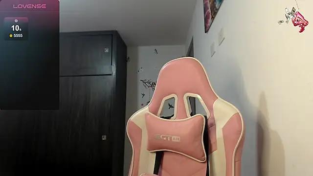 Snapshot of Mindy_James1 chatting on 03-25-26, 09:26 Mindy James1 online show from 03-25-26, 09:26