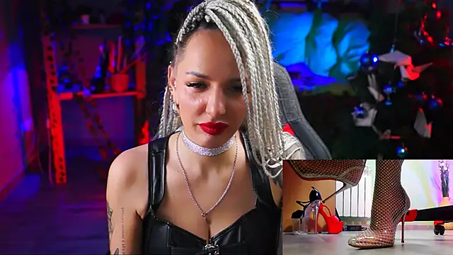 MonicaMaxwel online show from 01-13-25, 12:24