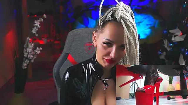 MonicaMaxwel online show from 01-17-25, 07:49