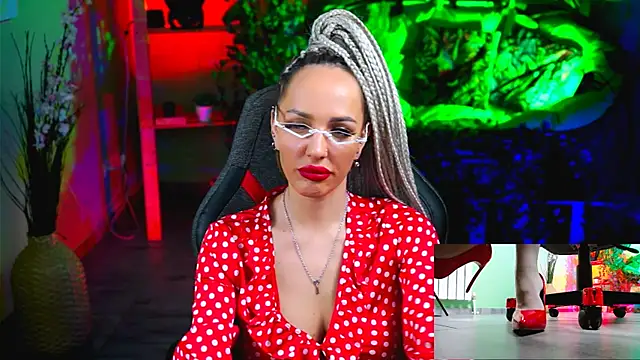 MonicaMaxwel online show from 01-30-25, 12:16