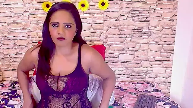 Snapshot of Luciousindian69 chatting on 03-18-26, 04:32 Luciousindian69 online show from 03-18-26, 04:32