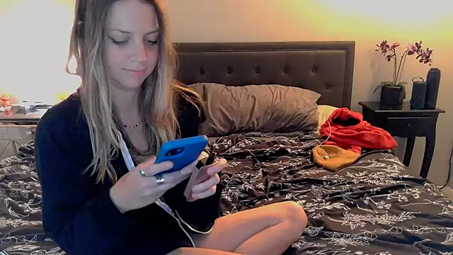 molly witha chance online show from 03-02-25, 06:16