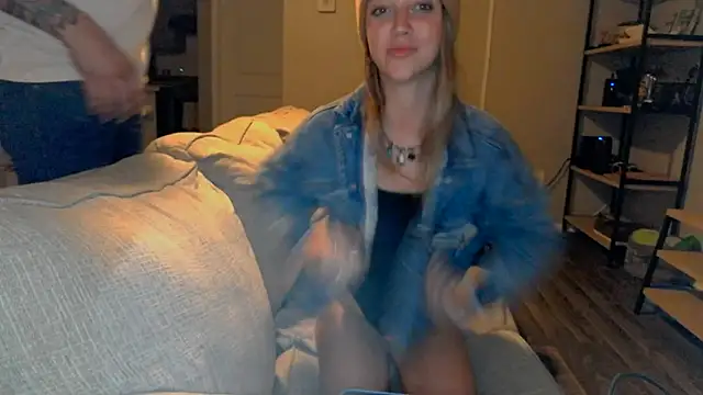 molly witha chance online show from 03-13-25, 05:33