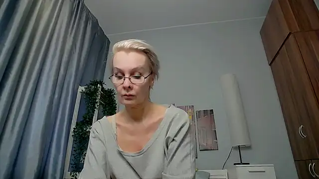 HelgaHimmell online show from 03-17-25, 07:13