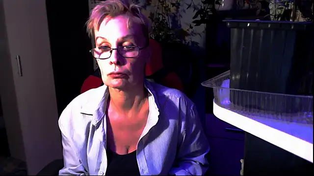 HelgaHimmell online show from 06-15-26, 08:33