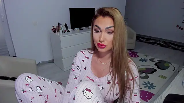 Snapshot of GlossyDiamondX chatting on 02-03-25, 07:29 GlossyDiamondX online show from 02-03-25, 07:29