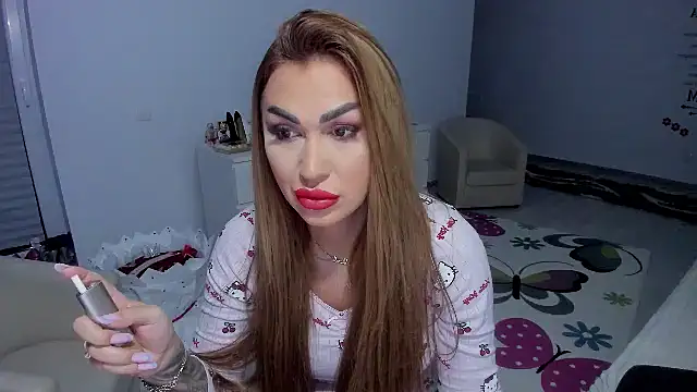 Snapshot of GlossyDiamondX chatting on 02-17-25, 04:20 GlossyDiamondX online show from 02-17-25, 04:20