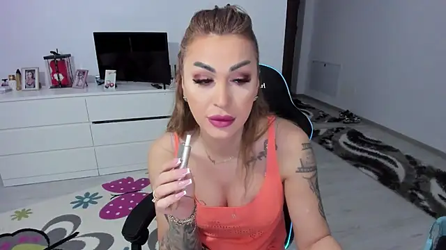 Snapshot of GlossyDiamondX chatting on 03-20-25, 05:46 GlossyDiamondX online show from 03-20-25, 05:46